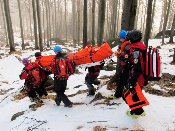 Těžký úraz skokana v areálu Klíny